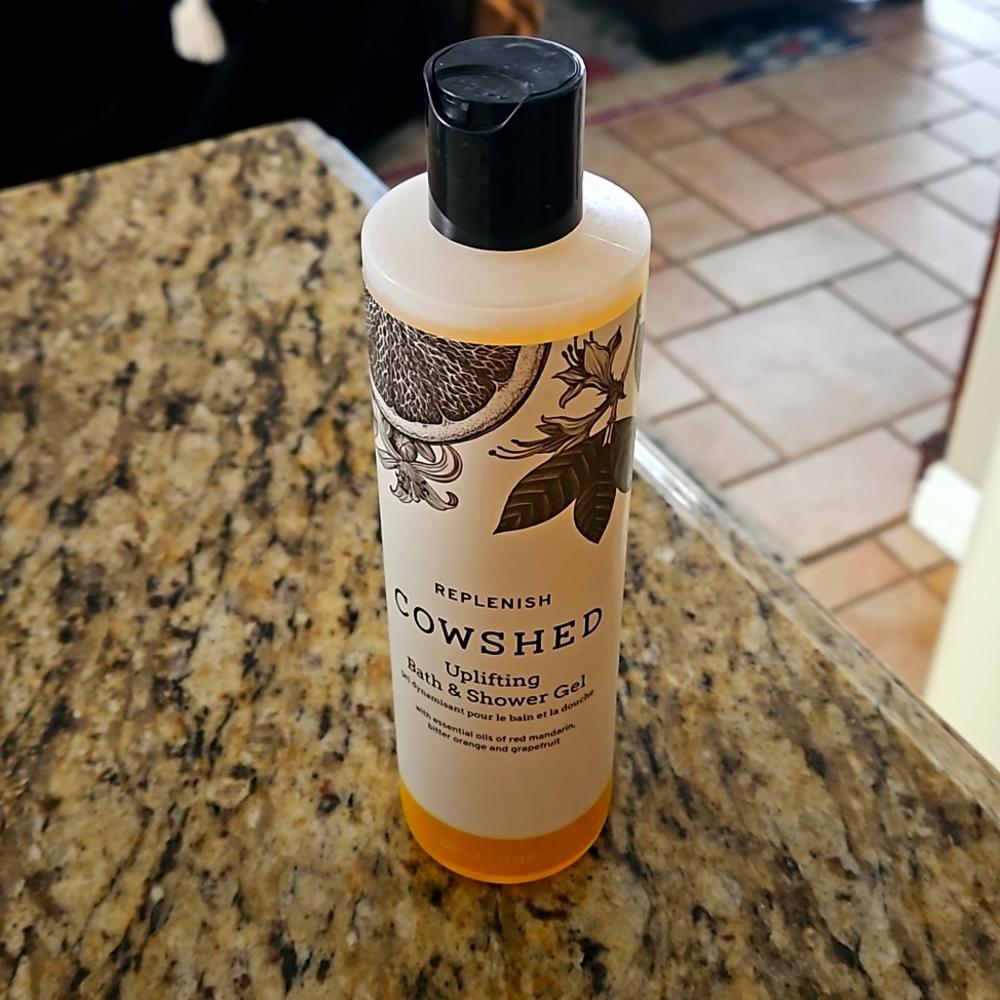 Cowshed Replenish Uplifting Bath & Shower Gel
